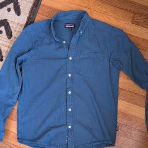 Patagonia Men's Casual Teal Button Down Shirt